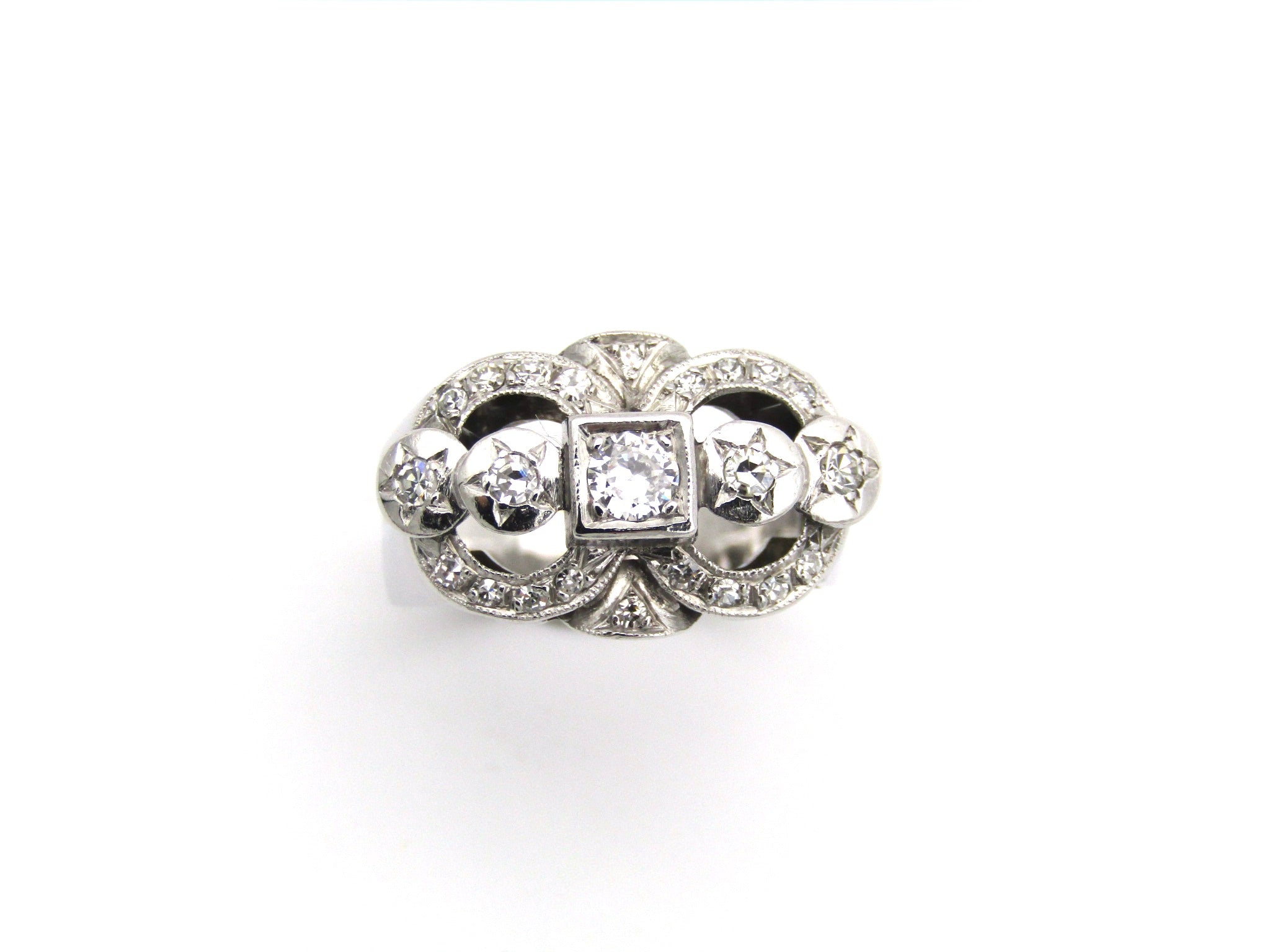 Art Deco 18K gold diamond ring.