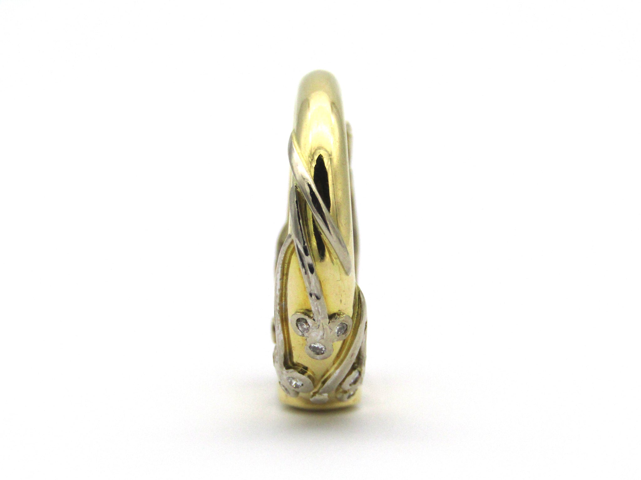18kt gold peridot and diamond ring.